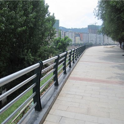 河道護(hù)欄